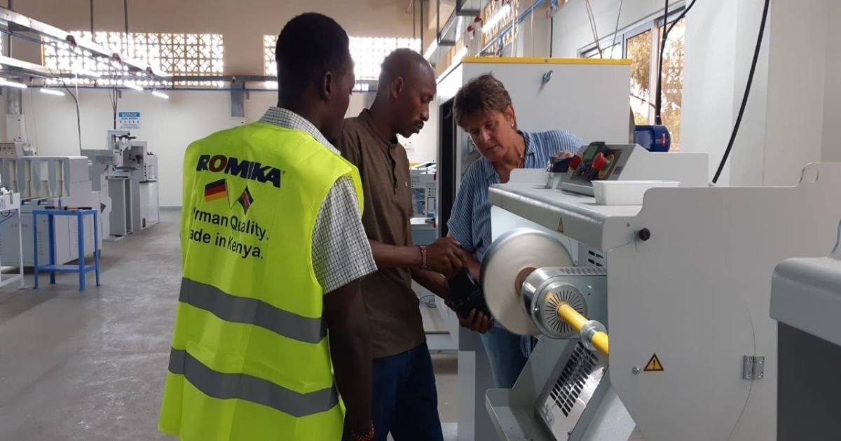 Shoe production in Kenya provides career prospects DEG