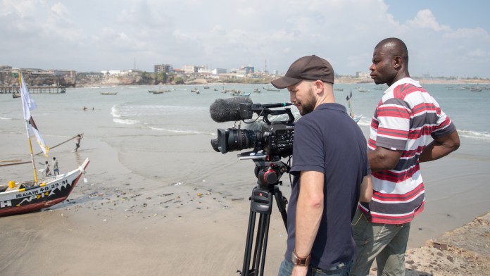 Videodreh in Ghana: Die DEG startet YouTube-Kanal. 